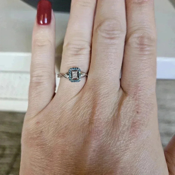 Littman Jewelers Blue and White Diamond 10k White Gold Ring Size 6.5 - Picture 5 of 9